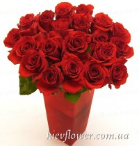 A bouquet of red roses 